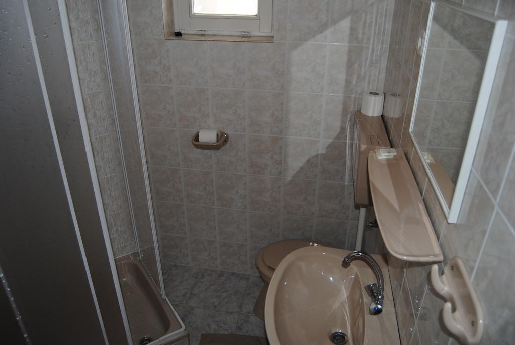Villa Hedi Panzió Dunakiliti Habitación foto